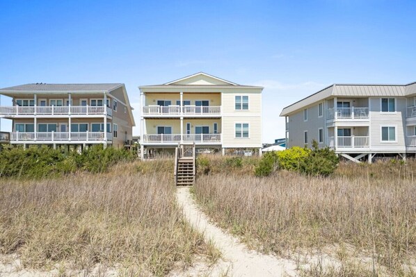 Private Beach Access!