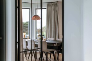 Cozy dining room for unforgettable moments