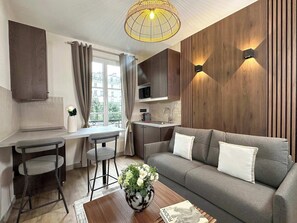 Perfect living room for families and friends, with tv and free Wi-Fi