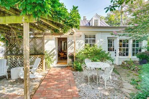 Furnished Patio & Garden