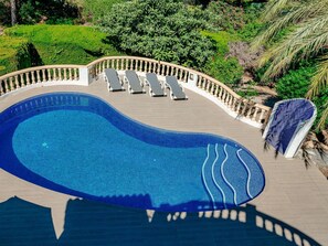 Plant, Water, Blue, Nature, Tree, Outdoor Furniture, Natural Landscape, Urban Design, Leisure, Rectangle