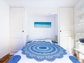 Property, Blue, Azure, Wood, Textile, Flooring, Interior Design, Bed Frame, House