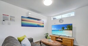 Loungeroom with HD TV.