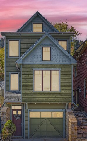 | Gold Coast by Boutiq Luxury Vacation Rentals | Park City, Utah |
