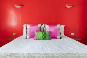 King size bed - Bedroom