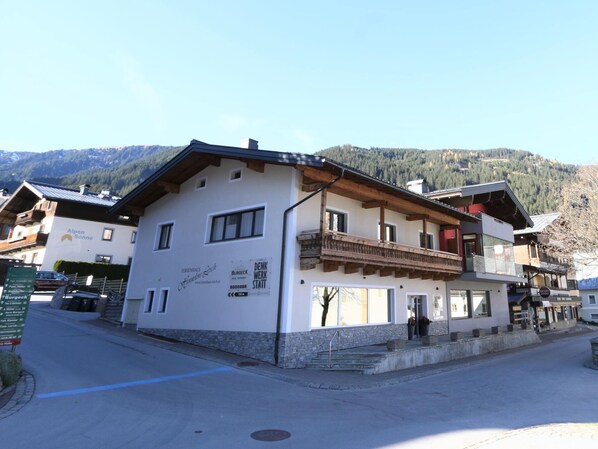Esterni