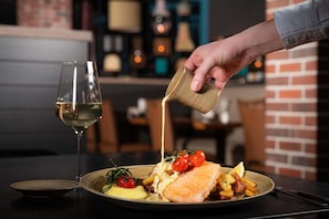 Alimentos y bebidas