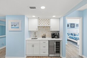 Mini Bar