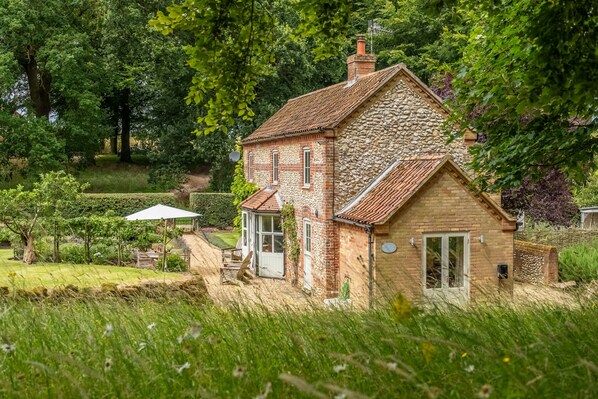Lavender Cottage: A rural hideaway just outside of Burnham Market