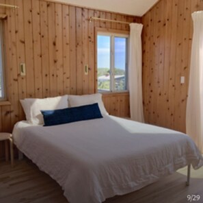 Queen bed, master bedroom, top floor with private balcony
