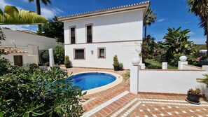 Private pool and terrace
