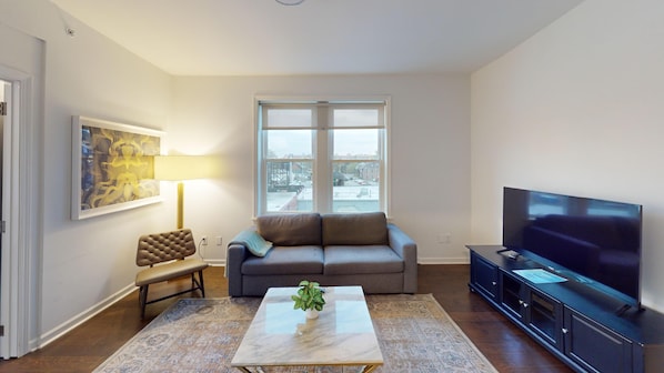 110 30th Ave Living Room