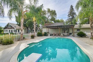 Private Pool | Grill