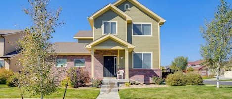 Aurora Vacation Rental | 4BR | 2.5BA | 1,200 Sq Ft | Stairs Required