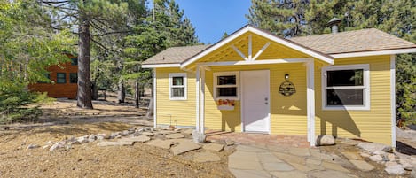 Green Valley Lake Vacation Rental | 1BR | 1BA | Half Step to Enter | 483 Sq Ft