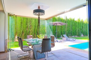 Outdoor dining