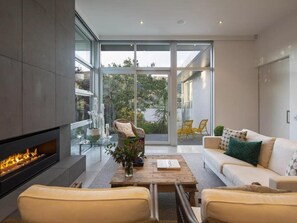 Gas fireplace and lounge for the self contained unit