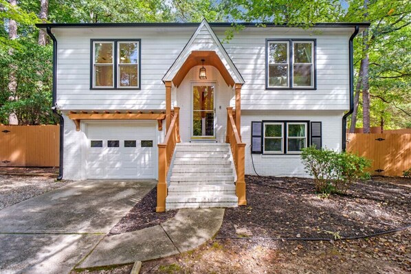 Brandyapple Retreat, Split Level Home with Fully Fenced Yard in Raleigh by Rather Be Properties