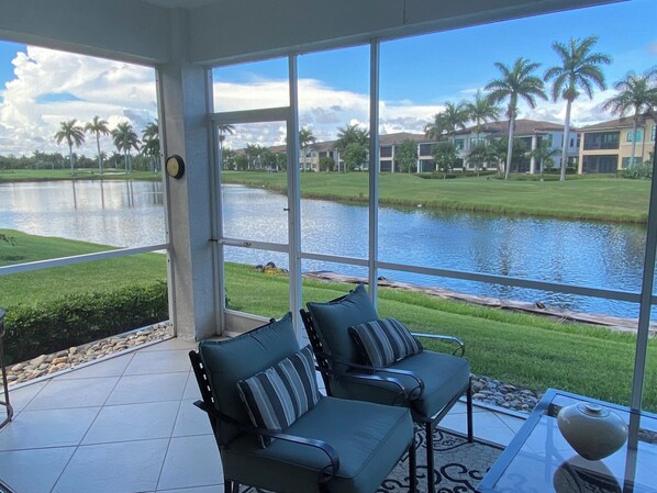 Lanai View- Pond & 14th Tee