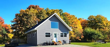 Front view of house from driveway