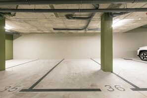 Middle Views Parking