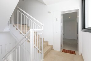 Middle Views Entrance (2)