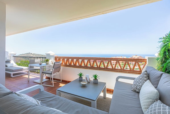 Las Palmeras Terrace (1)
