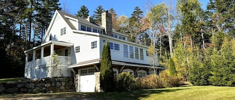 Original Hermitage Carriage house. Plenty of parking