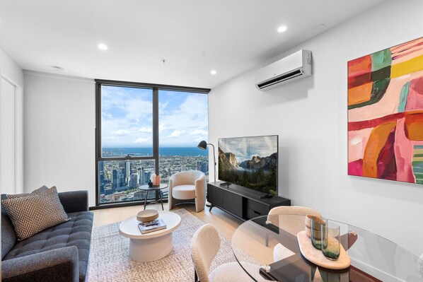 Modern Serenity on the 68th Floor