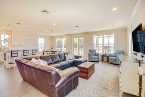 Living Room | 1st Floor | Smart TV | Balcony Access | Board Games