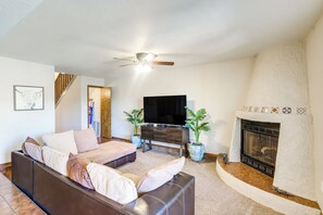 Living Area | Smart TV w/ Cable | Fireplace | Board Games