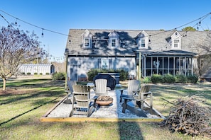 Exterior | Wood-Burning Fire Pit | Gas Grill | Hot Tub