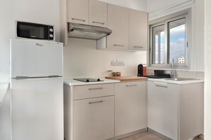 Modern Kitchenette!