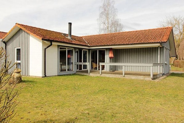 Außenseite Ferienhaus [Sommer]