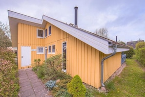 Außenseite Ferienhaus [Sommer]