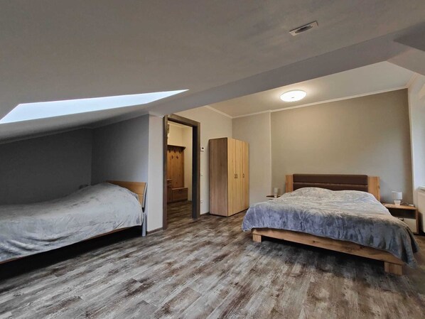 Peng- Bedroom (1)