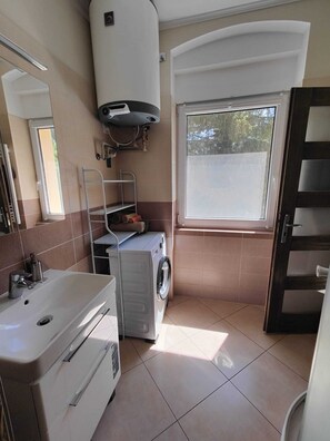 Sonata - Bathroom