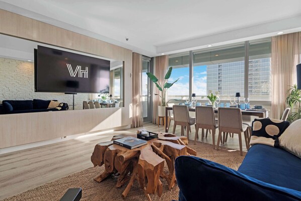 Welcome to the most luxurious 3-bedroom Penthouse in Brickell!