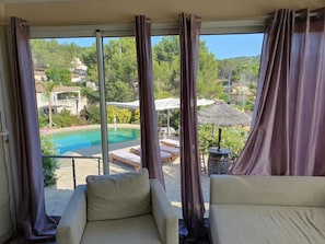Vue sur piscine