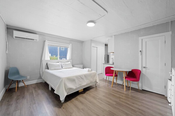 Welcome to Chic City Retreat 93D!