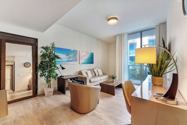Welcome to Sunny Luxury Property on the Beach!