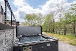 Bain à remous extérieur