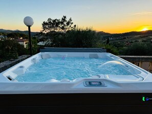 Bain à remous extérieur
