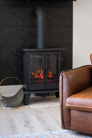 Electric "wood stove" for heat & ambiance