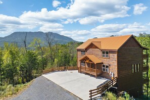 A peaceful getaway, blending modern comfort with natural surroundings.