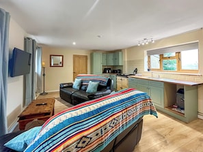 Open plan living space | The Carthouse, Priddy, near Wells