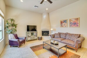 Living Room | Smart TV