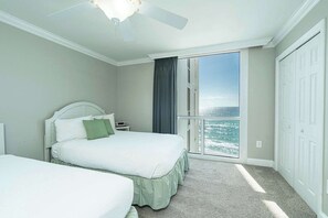 Bedroom 2 with 2 Full beds and TV