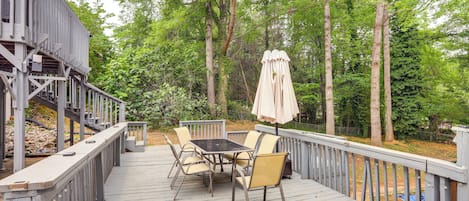 Stockbridge Vacation Rental | 6BR | 3BA | 3,000 Sq Ft | 2 Steps to Enter