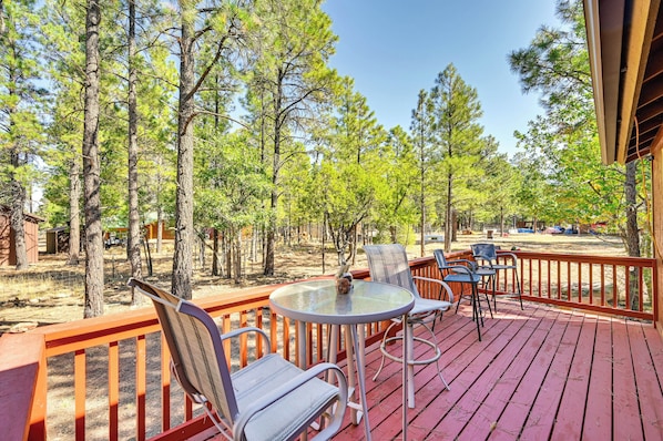 Happy Jack Vacation Rental | 1BR | 1BA | 1,090 Sq Ft | Stairs Required